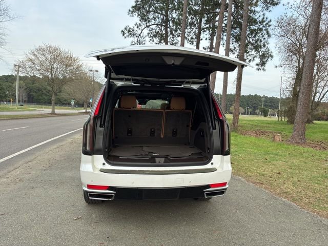 Used 2022 Cadillac Escalade ESV Premium Luxury image 17