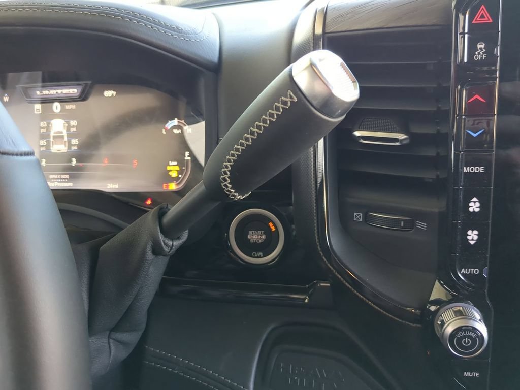 New 2026 RAM 2500 Limited AWD/4WD image 9