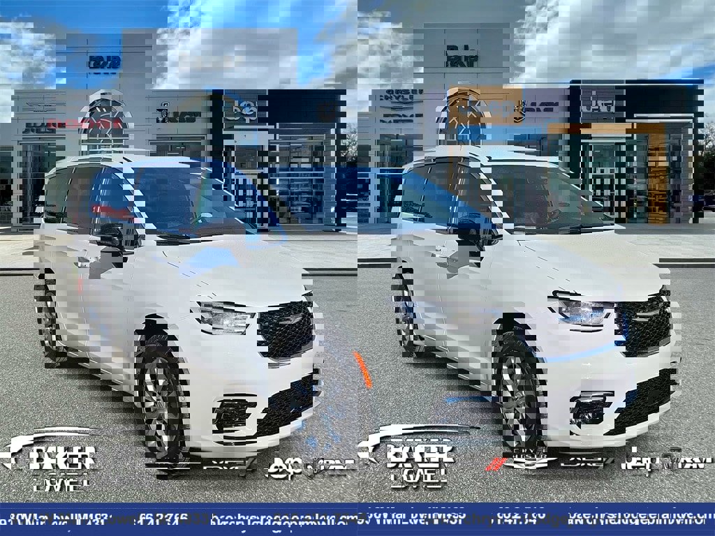 New 2026 Chrysler Pacifica Select image 1