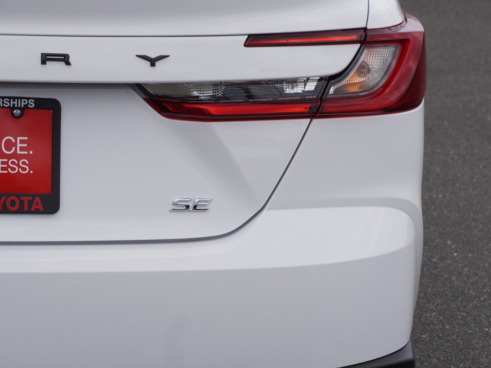 New 2026 Toyota Camry SE FWD image 11
