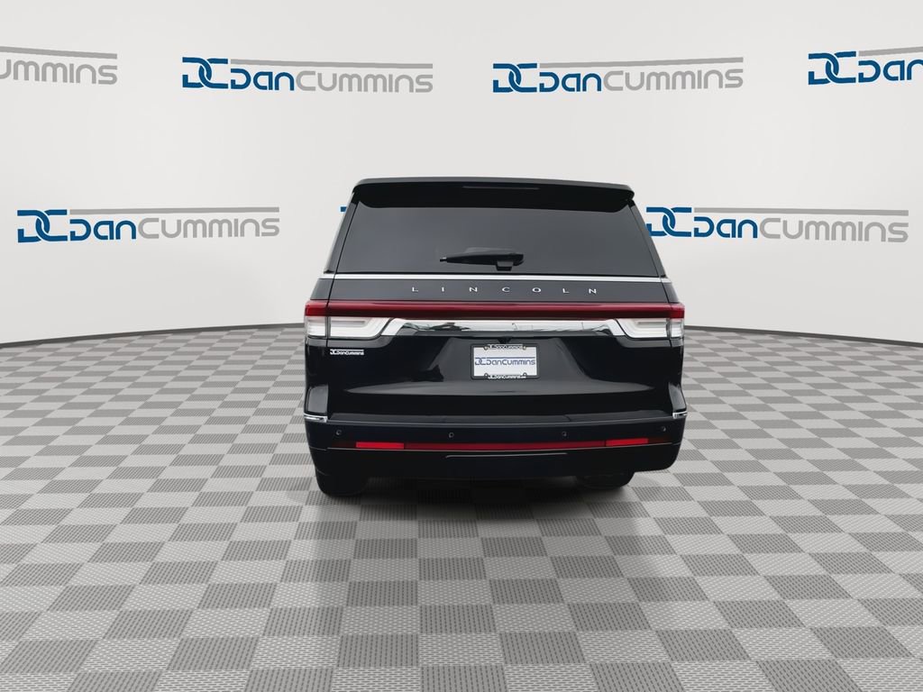 Used 2024 Lincoln Navigator Reserve AWD/4WD image 7