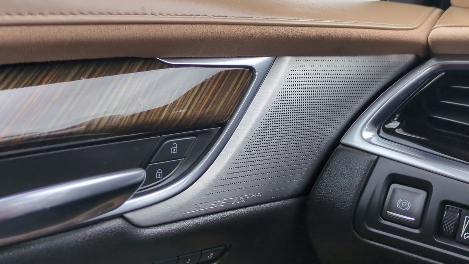 Used 2021 Cadillac XT6 Sport w/ LPO, ONYX Package image 36