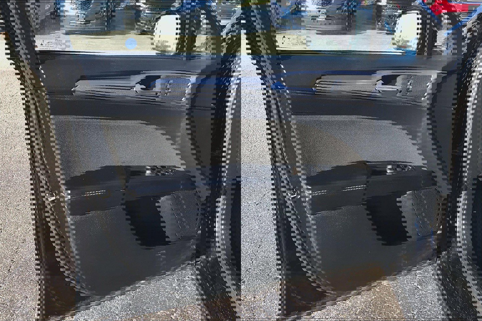 Used 2020 Ford Fusion SE image 25