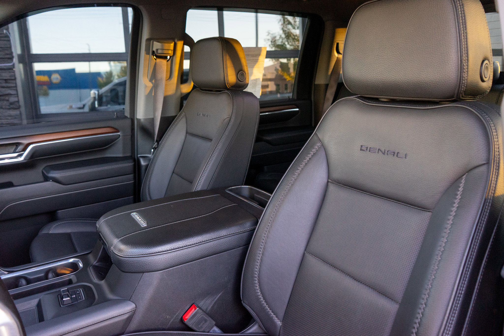 Used 2024 GMC Sierra 3500 Denali w/ Denali Reserve Package image 5