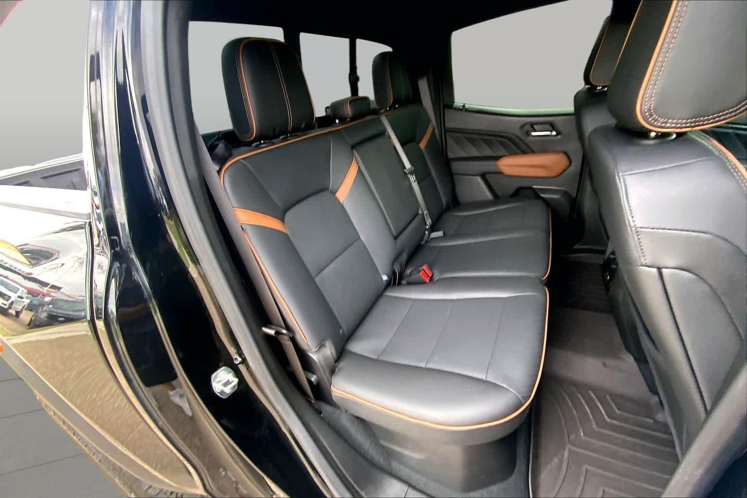 Used 2024 GMC Canyon AT4 w/ AT4 Premium Package AWD/4WD image 20