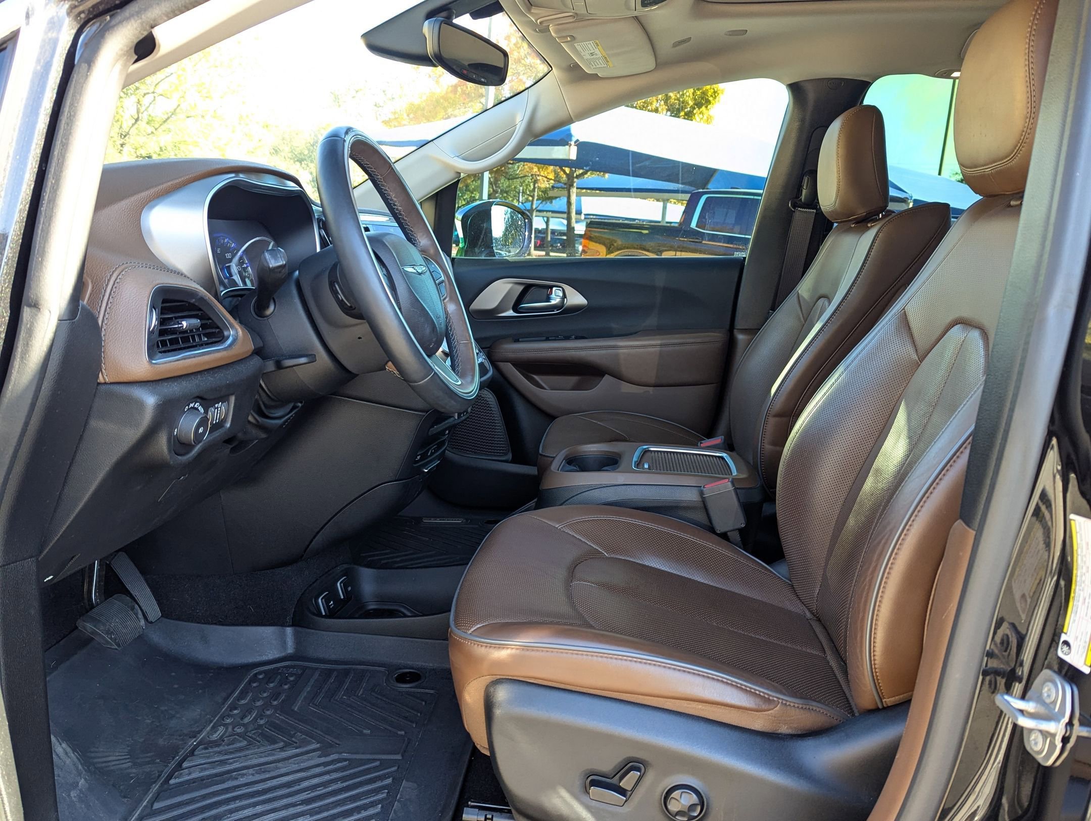 Used 2019 Chrysler Pacifica Limited image 10