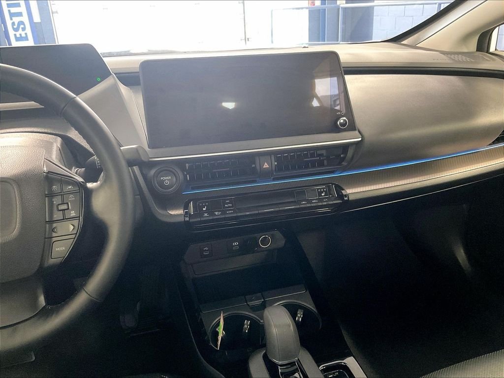 Used 2024 Toyota Prius XLE AWD/4WD image 18