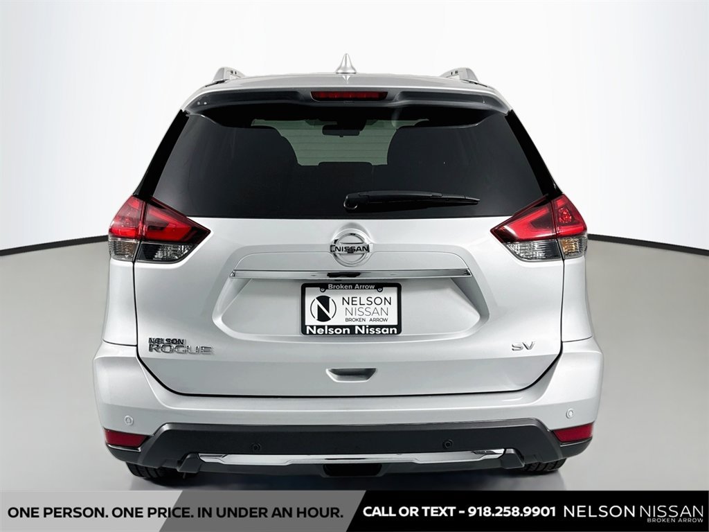 Used 2019 Nissan Rogue SV FWD image 6