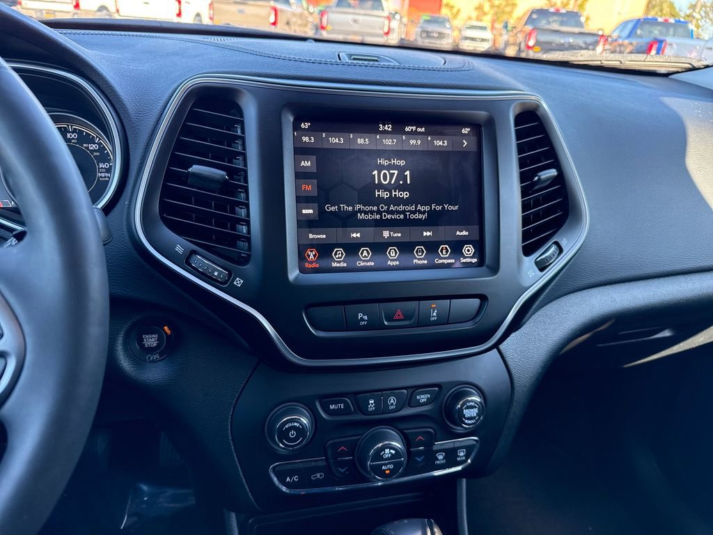 Used 2021 Jeep Cherokee Latitude Lux w/ Comfort/Convenience Group image 18