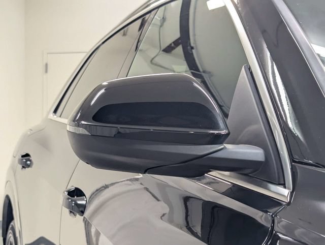 Used 2022 Audi Q8 Prestige w/ Prestige Package AWD/4WD image 32