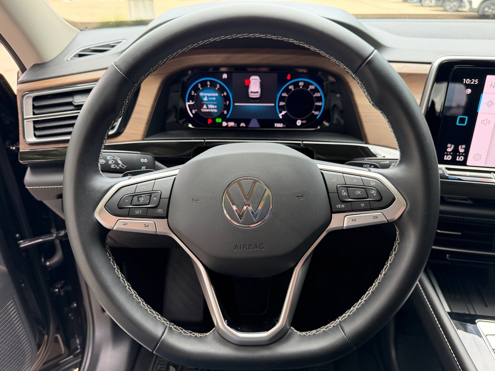 Certified 2026 Volkswagen Atlas SE FWD image 14