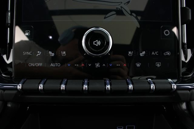 New 2026 GMC Yukon XL AT4 w/ AT4 Premium Plus Package AWD/4WD image 8