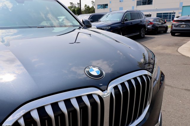 Used 2020 BMW X7 xDrive40i w/ Premium Package image 25