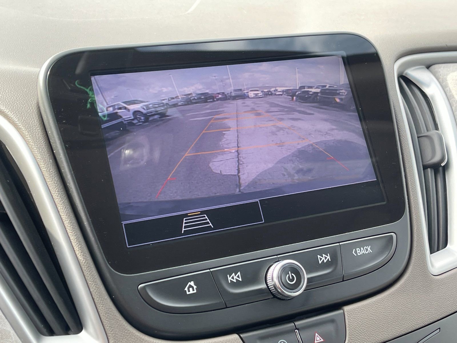 Used 2022 Chevrolet Malibu LT image 20