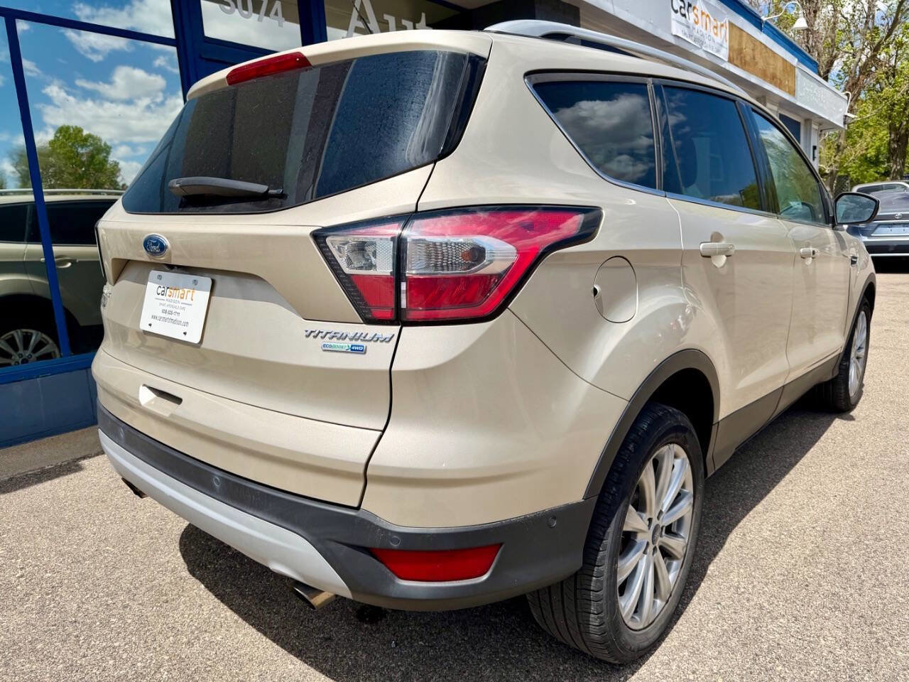 Used 2017 Ford Escape Titanium w/ Equipment Group 301A AWD/4WD image 10