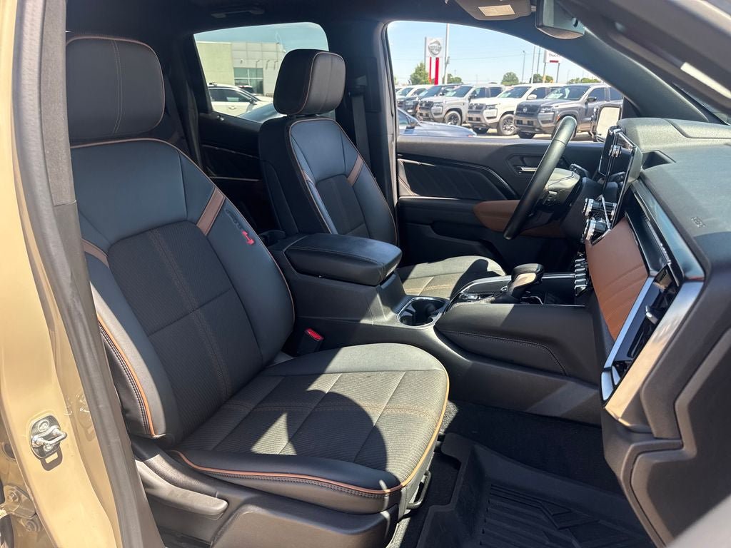 Used 2024 GMC Canyon AT4 AWD/4WD image 13