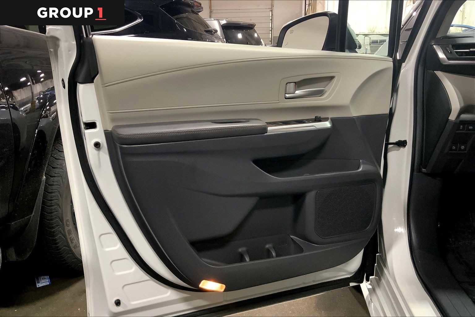 Used 2024 Toyota Sienna XLE w/ XLE Plus Package image 22