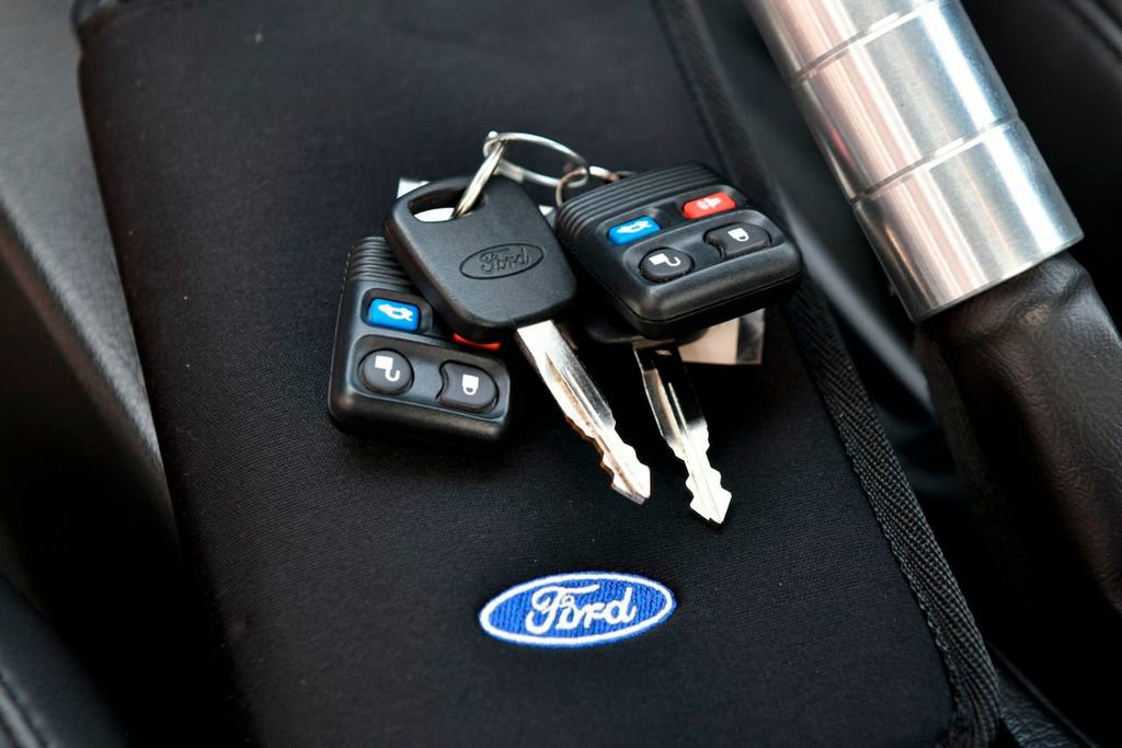 Used 2003 Ford Mustang Mach 1 RWD image 56