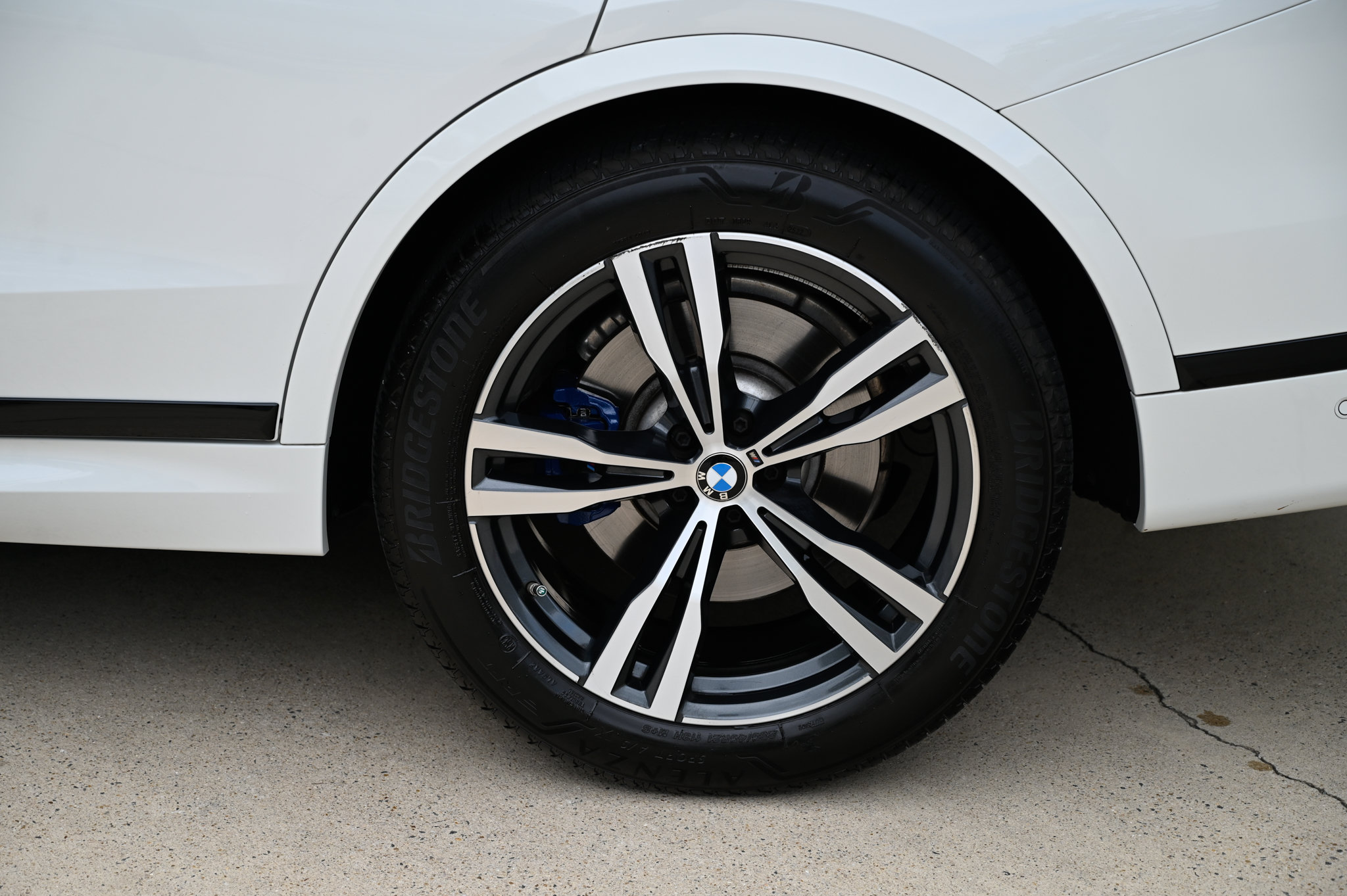 Used 2023 BMW X7 xDrive40i w/ Executive Package AWD/4WD image 10