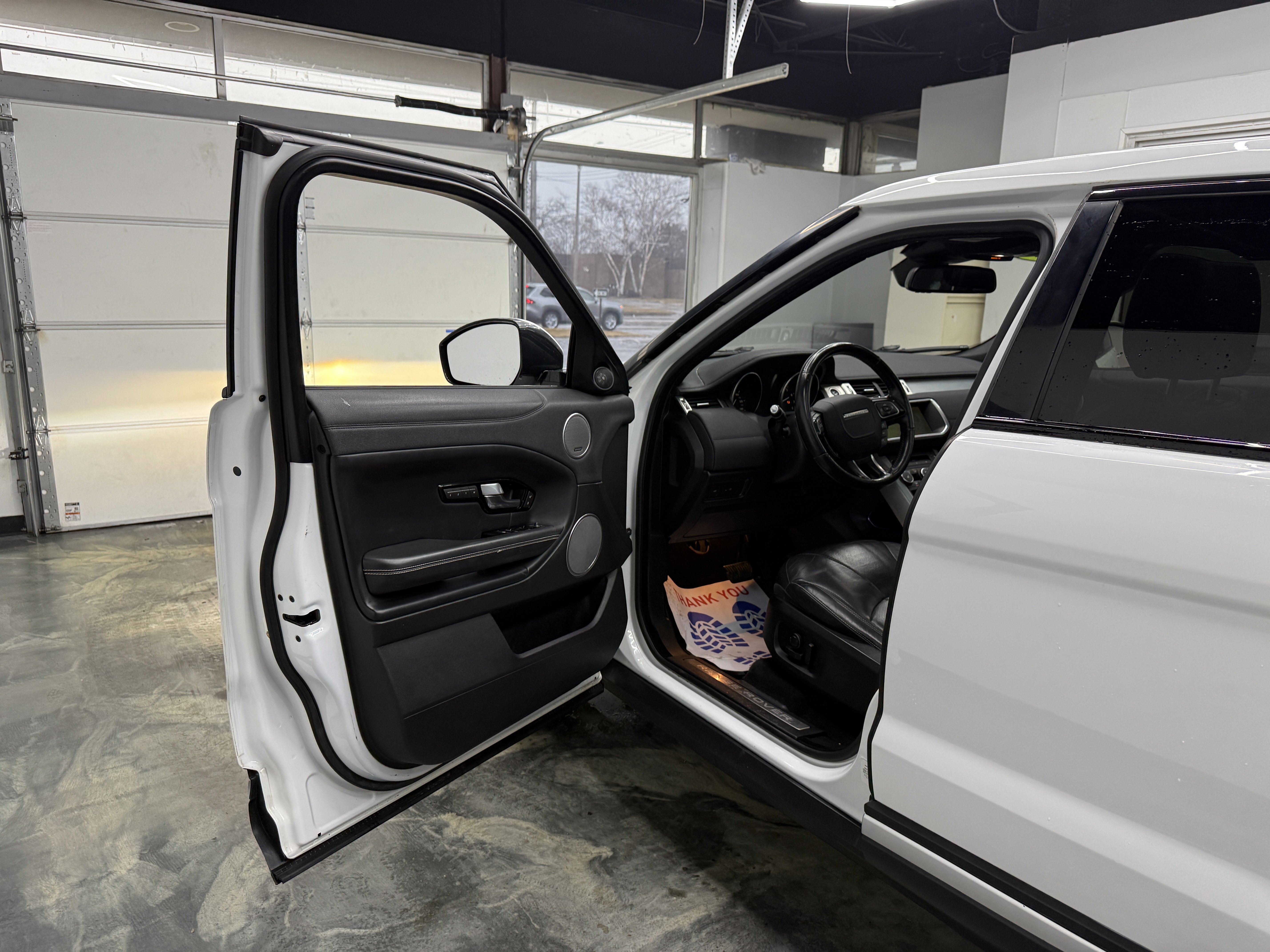 Used 2017 Land Rover Range Rover Evoque HSE image 9