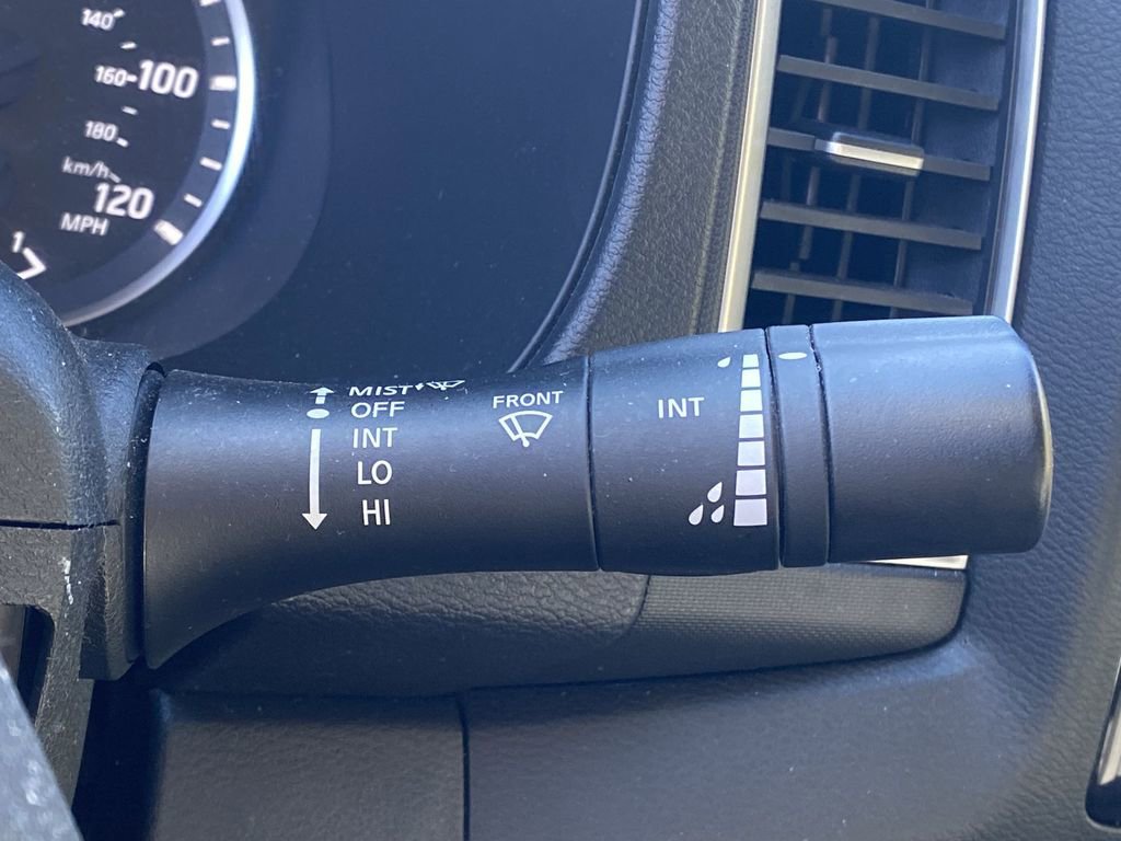 Used 2023 Nissan Frontier SV image 40