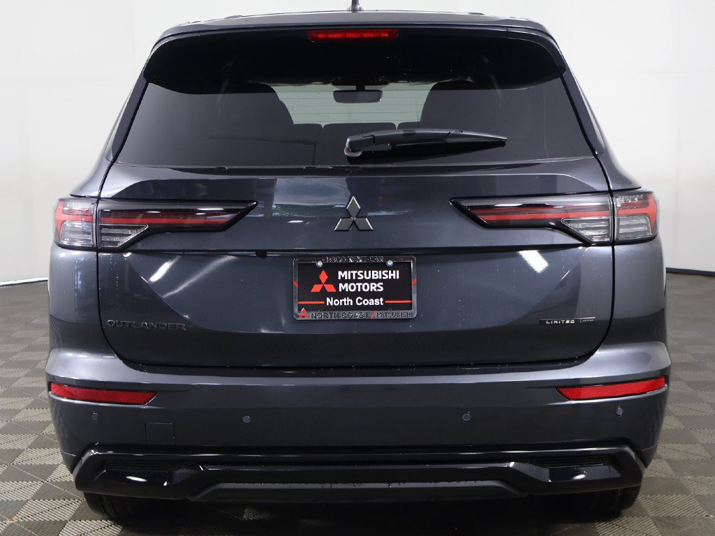 New 2026 Mitsubishi Outlander LE FWD image 14
