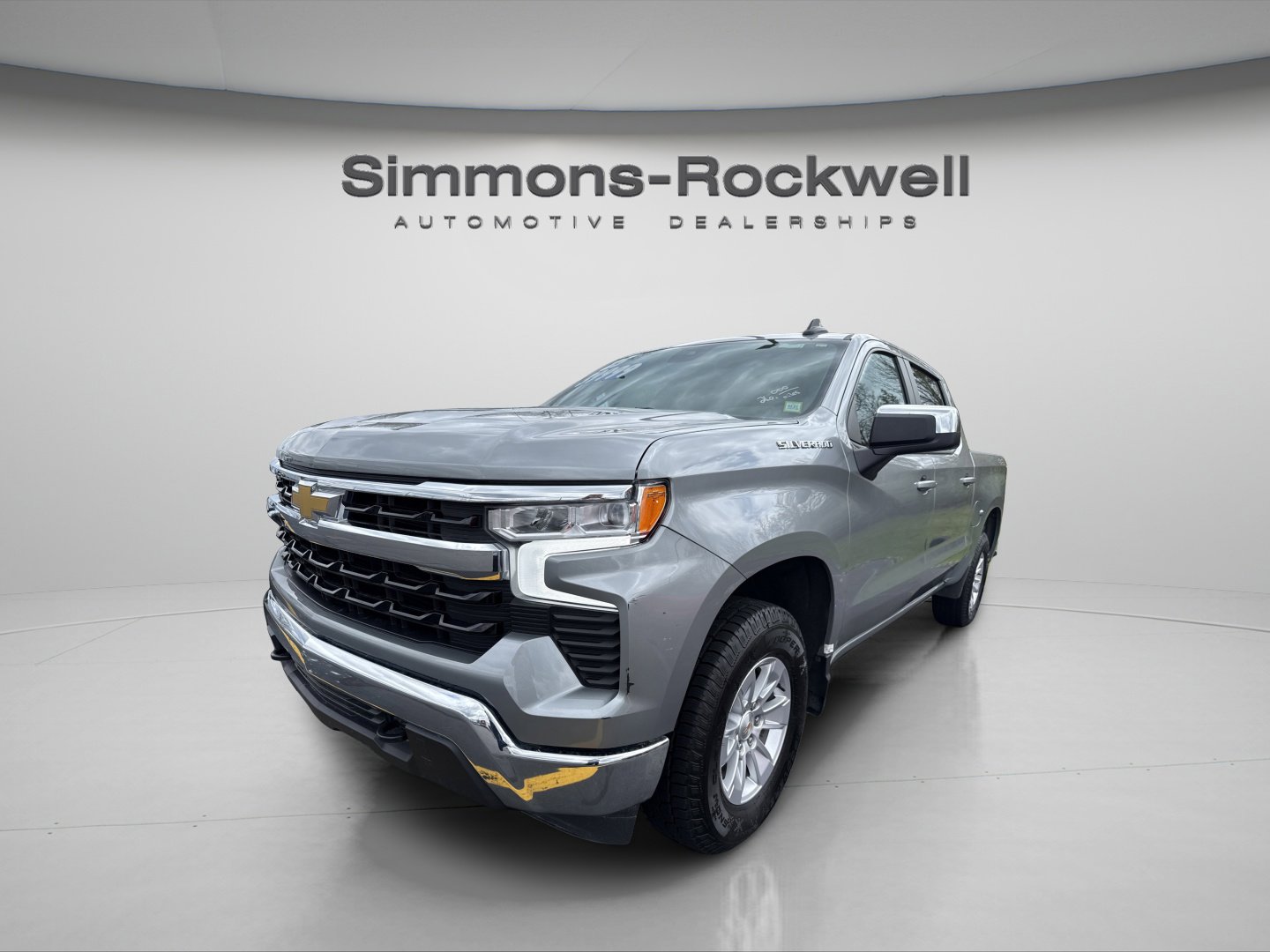 Used 2025 Chevrolet Silverado 1500 LT AWD/4WD image 1