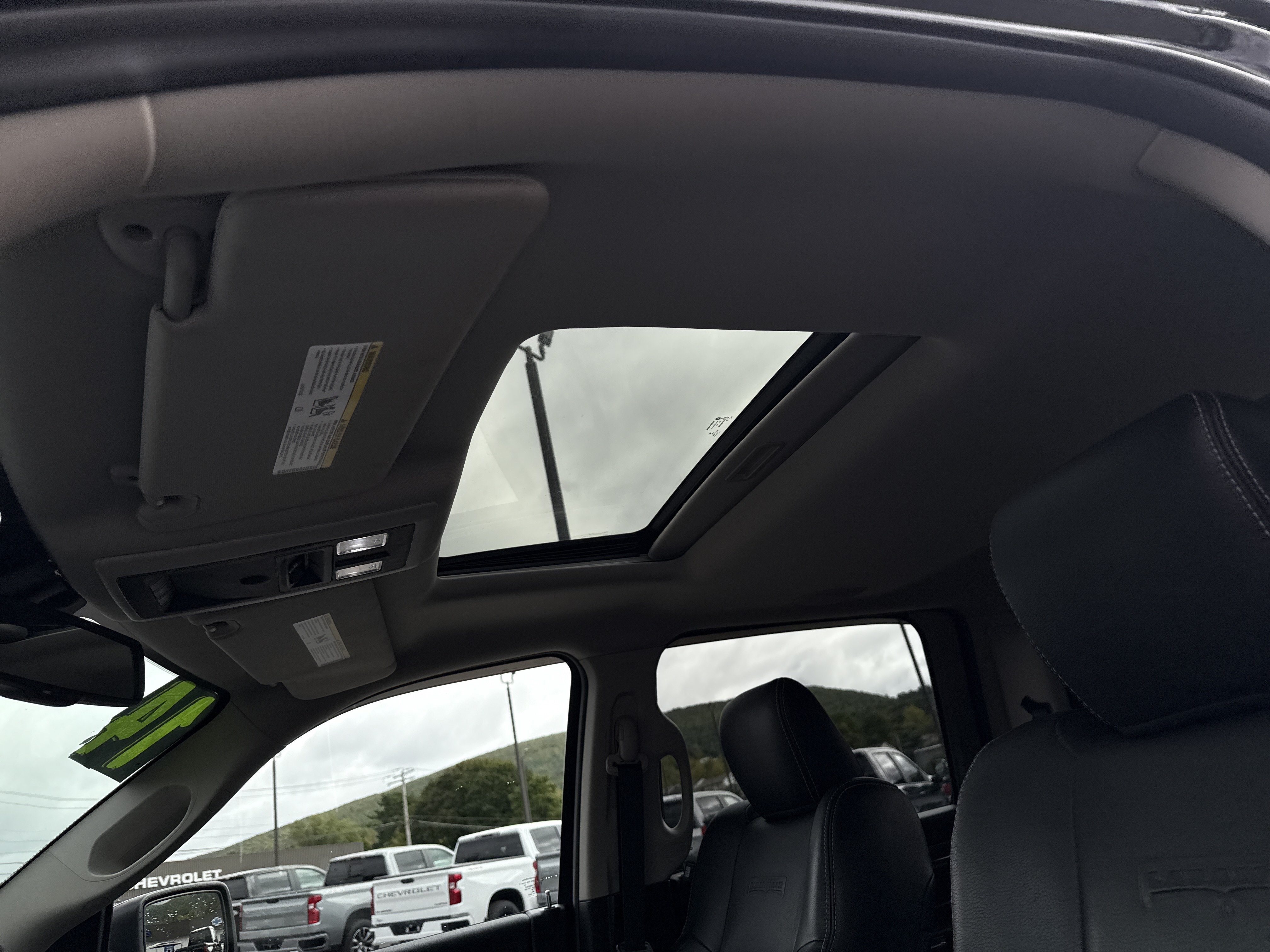 Used 2014 RAM 1500 Laramie AWD/4WD image 28