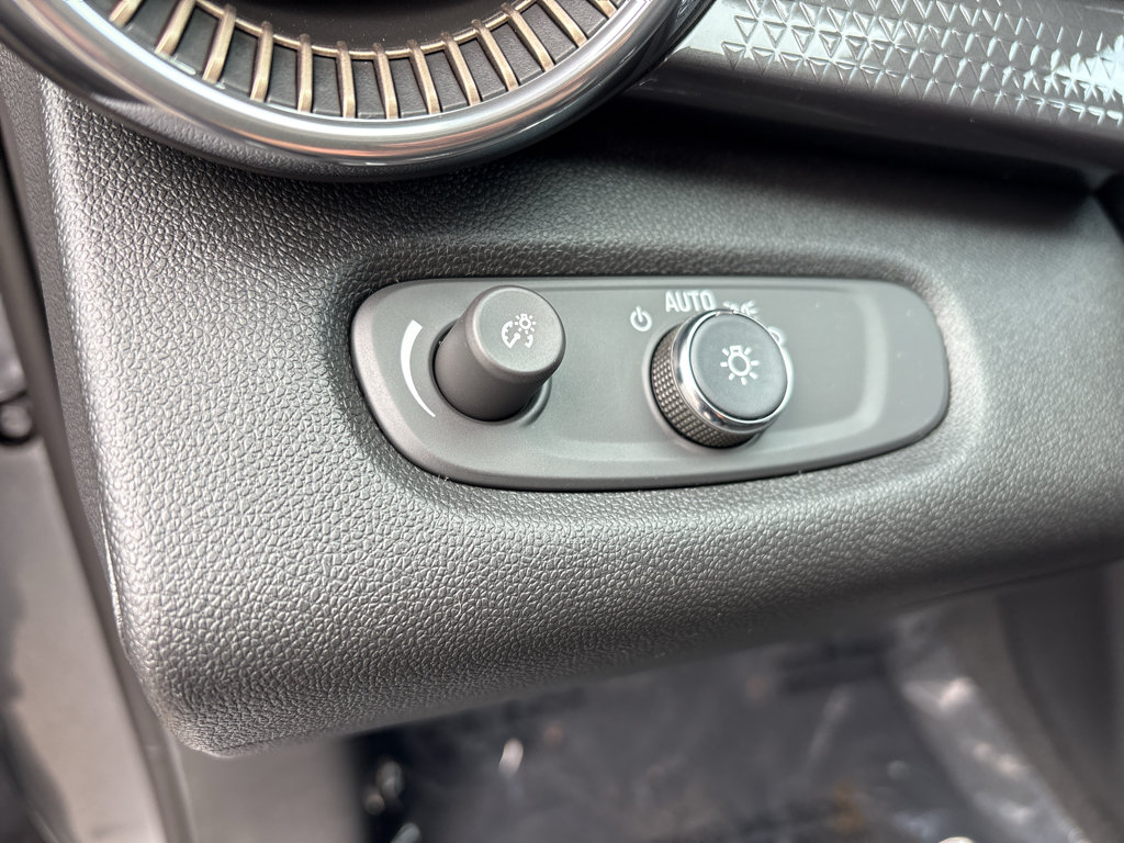 New 2026 Chevrolet Trax ACTIV w/ Sunroof Package FWD image 13