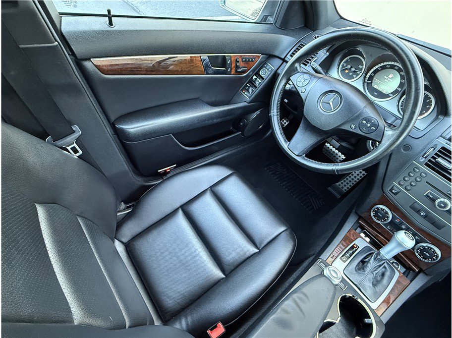 Used 2011 Mercedes-Benz C 300 Sedan image 31