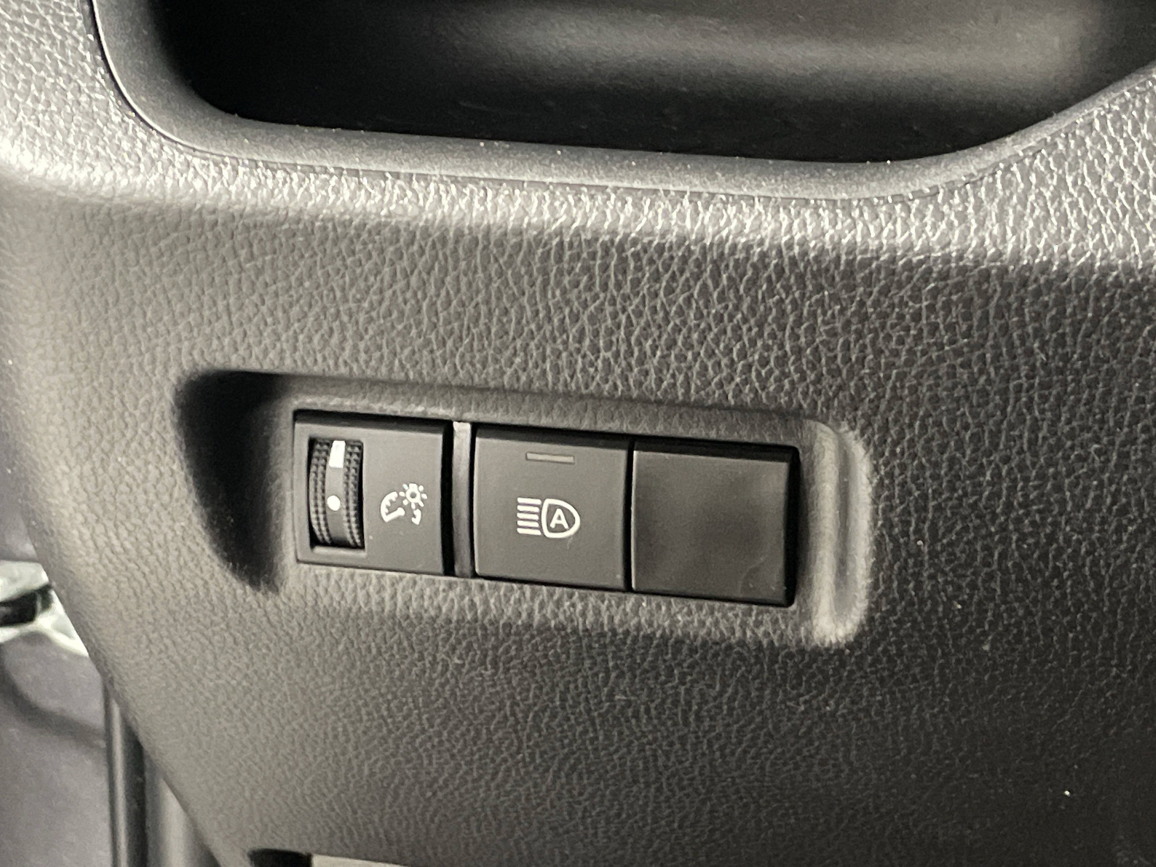 Certified 2025 Toyota RAV4 LE image 29