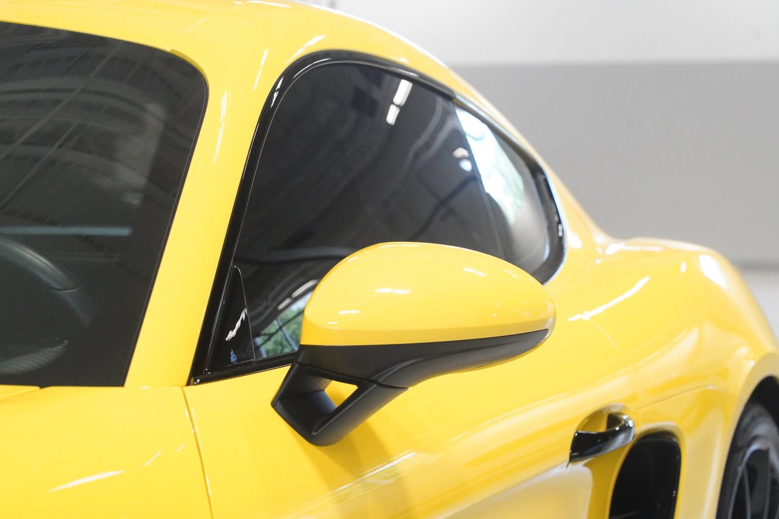 Used 2021 Porsche 718 Cayman RWD image 7
