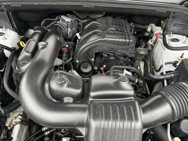 Used 2015 Jeep Grand Cherokee Limited image 25