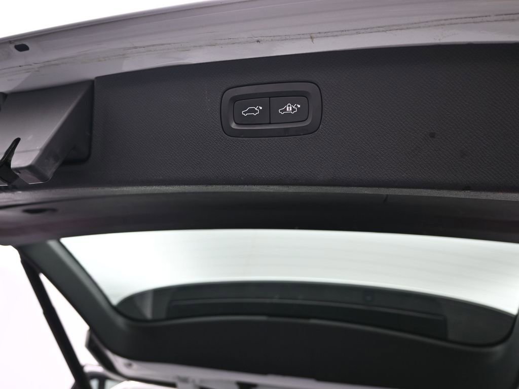 Used 2019 Volvo XC90 T5 Momentum image 30