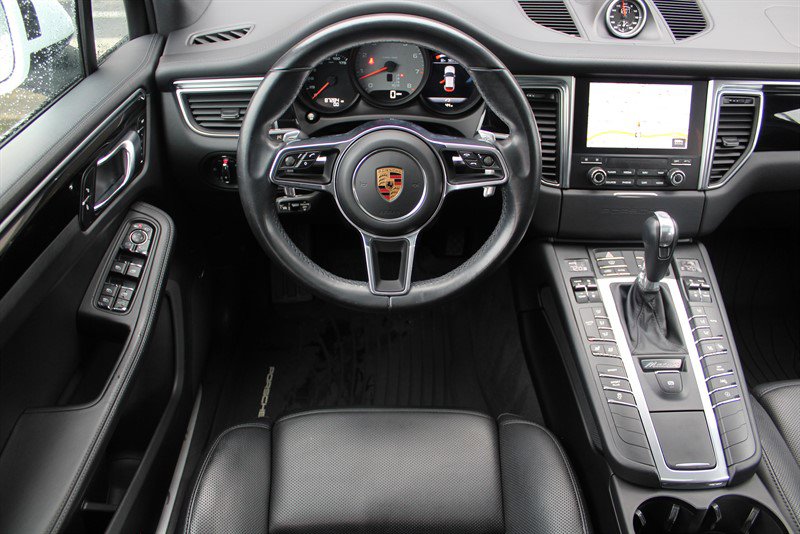 Used 2017 Porsche Macan S AWD/4WD image 2