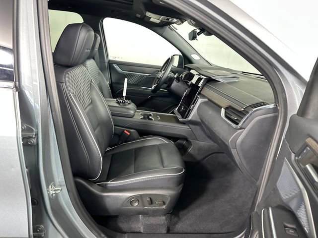 Used 2024 GMC Acadia Denali w/ Super Cruise Package image 28