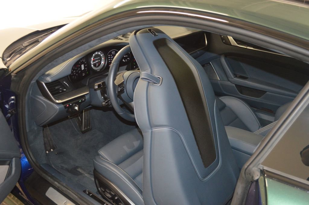 Certified 2025 Porsche 911 Turbo AWD/4WD image 36