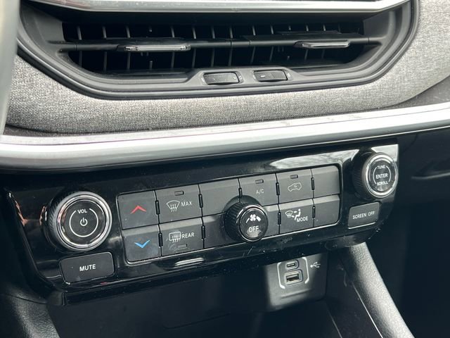 Used 2022 Jeep Compass Latitude image 27