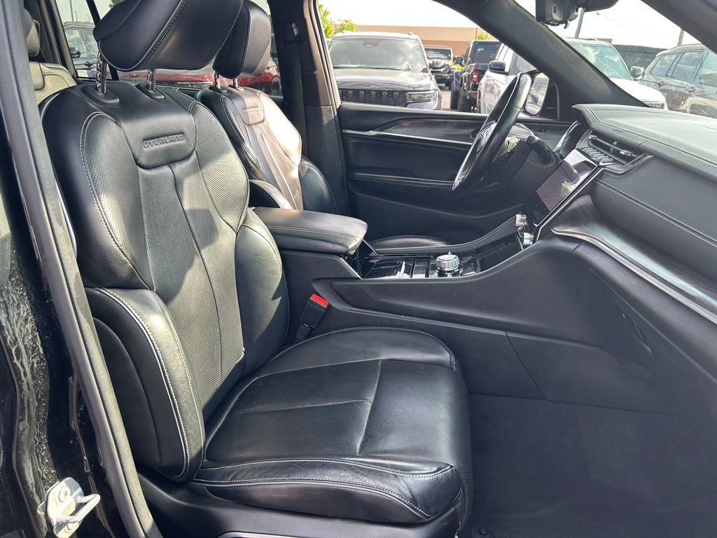 Certified 2022 Jeep Grand Cherokee L Overland w/ Luxury Tech Group IV AWD/4WD image 28