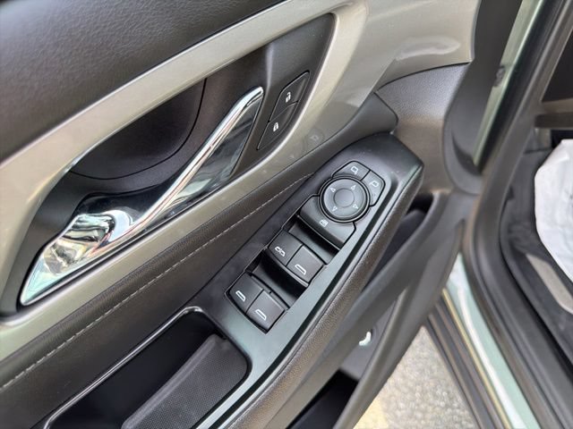 Used 2023 Chevrolet Traverse LT w/ LPO, Floor Liner Package AWD/4WD image 12