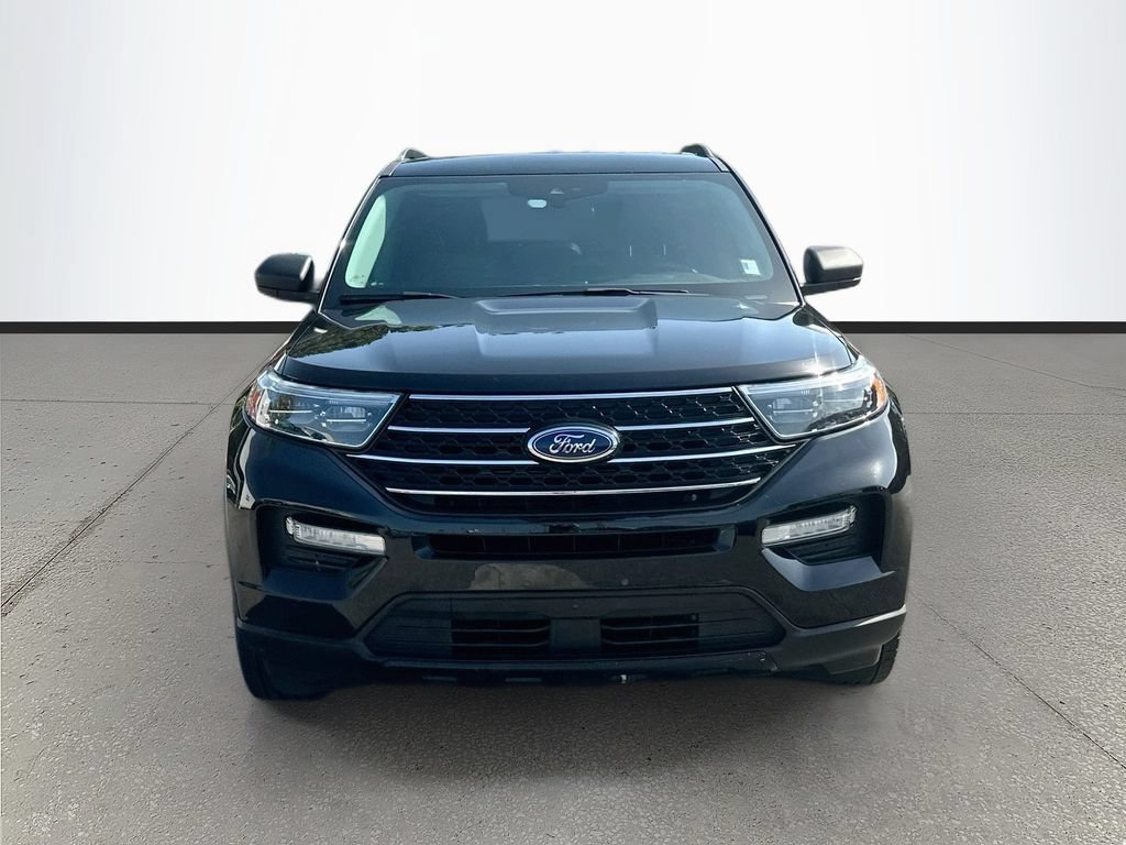 Used 2021 Ford Explorer XLT w/ Equipment Group 202A RWD image 2