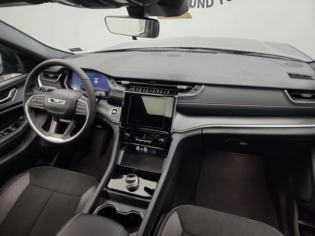 New 2025 Jeep Grand Cherokee L Altitude image 24