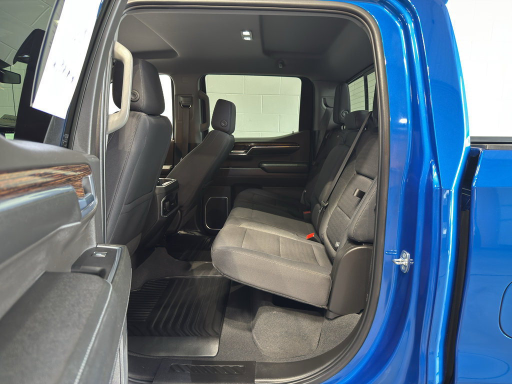 Used 2024 GMC Sierra 1500 Elevation w/ Preferred Package AWD/4WD image 13