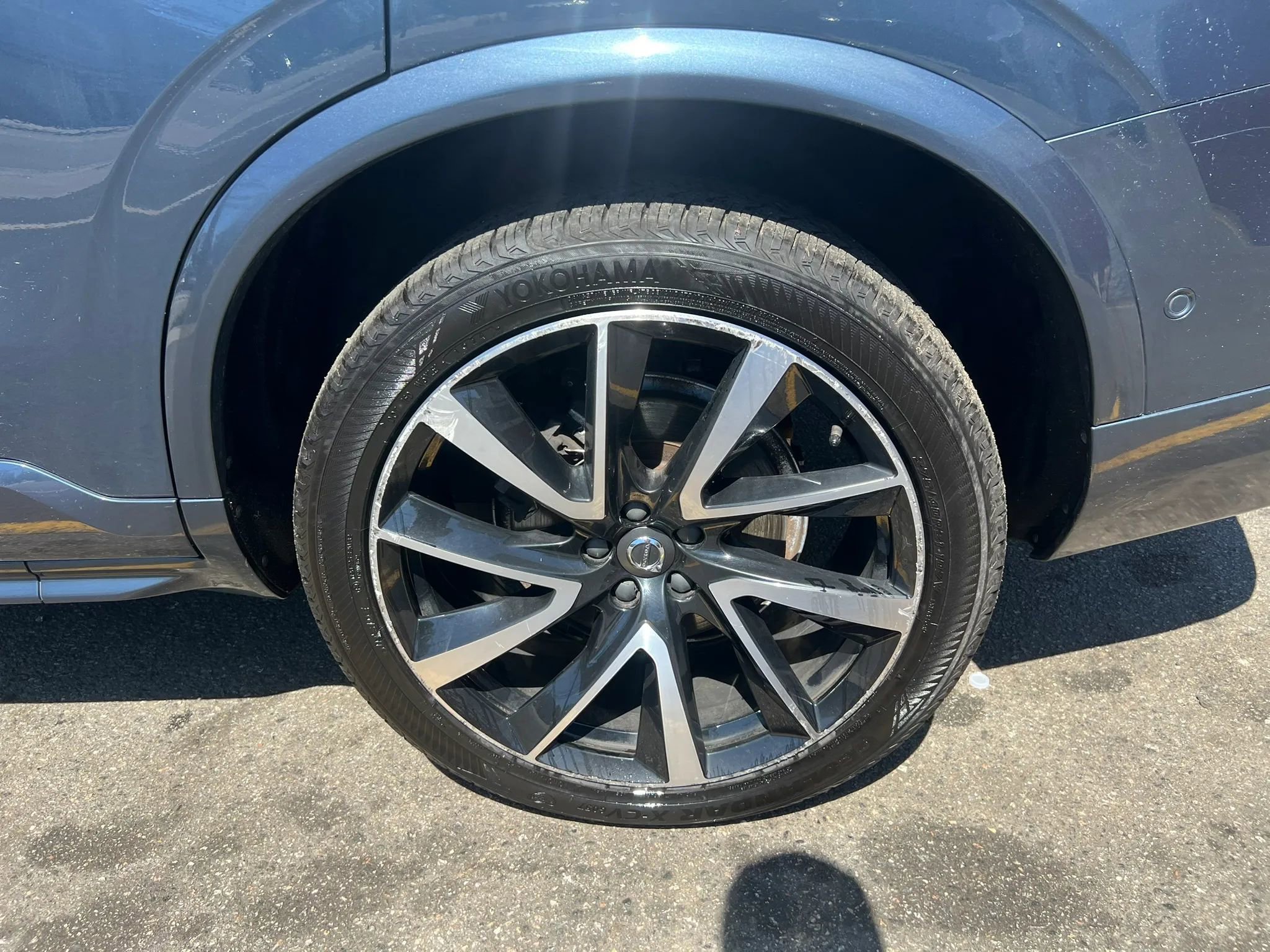 Used 2018 Volvo XC90 T6 Momentum w/ Convenience Package AWD/4WD image 11