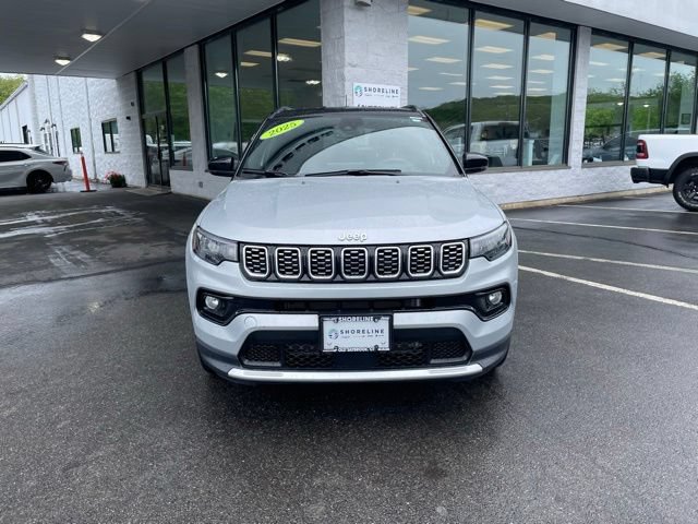 Used 2025 Jeep Compass Limited AWD/4WD image 2