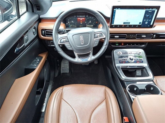 Used 2021 Lincoln Nautilus Reserve image 11