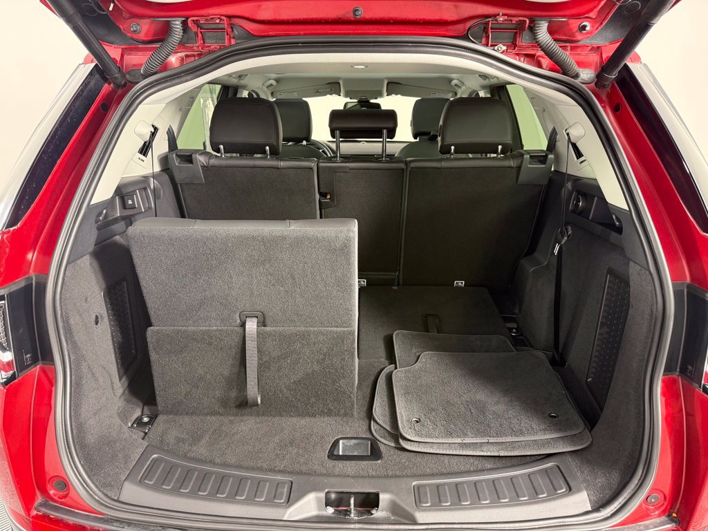 Used 2019 Land Rover Discovery Sport HSE AWD/4WD image 7