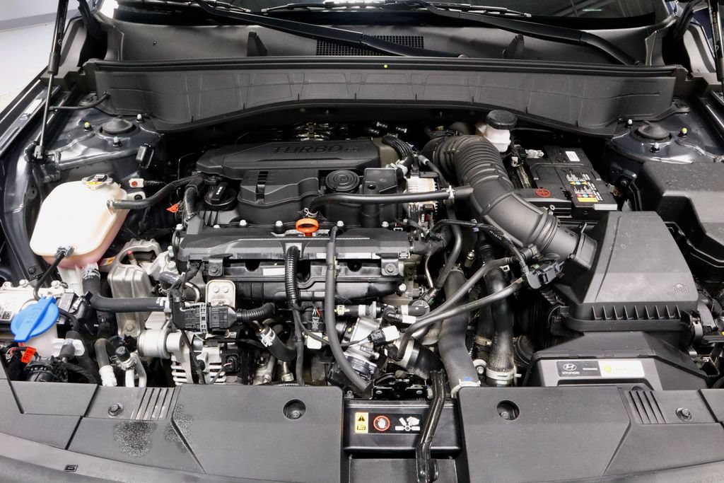 Used 2024 Hyundai Kona Limited AWD/4WD image 19