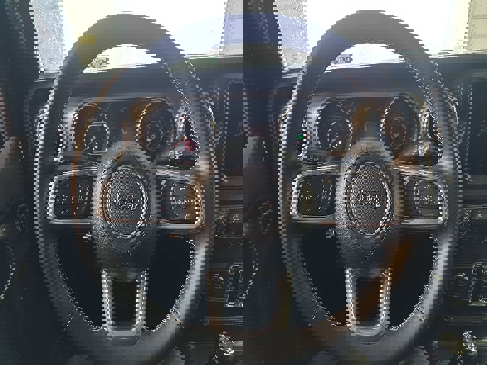 Used 2022 Jeep Wrangler Unlimited Sahara image 24