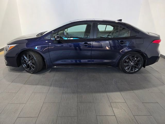 Used 2024 Toyota Corolla SE w/ SE Premium Package image 2